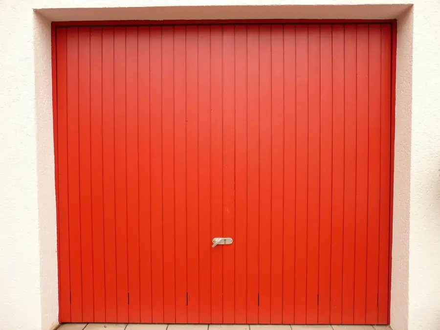 Corviale, scoperti box adibiti a deposito di veicoli rubati: sequestri della Polizia di Stato