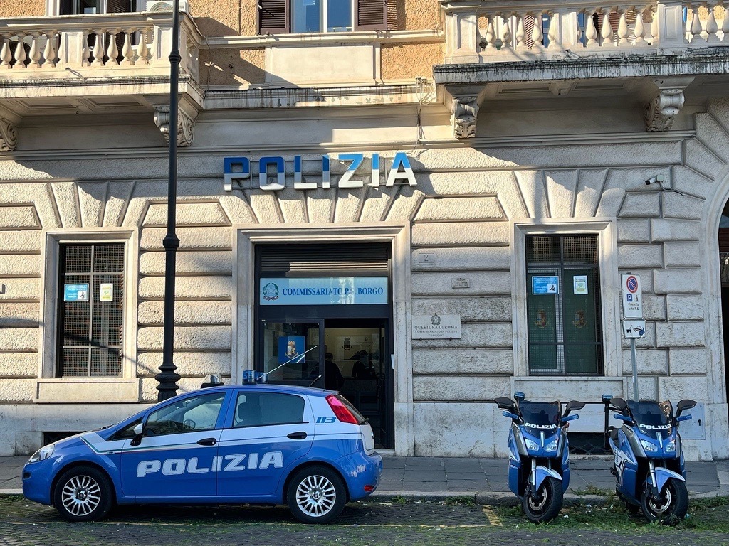 Arrestati tre ladri nei pressi dei Musei Vaticani: tentato furto tra le auto dei turisti