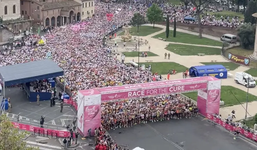 Race for the Cure a Roma, 200mila partecipanti al Circo Massimo