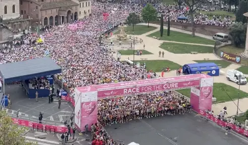 Race for the Cure a Roma, 200mila partecipanti al Circo Massimo