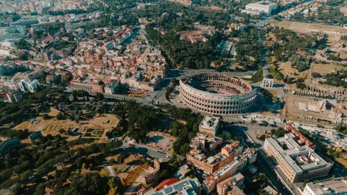 Roma, stop a nuovi minimarket e souvenir nel sito Unesco fino al 2029