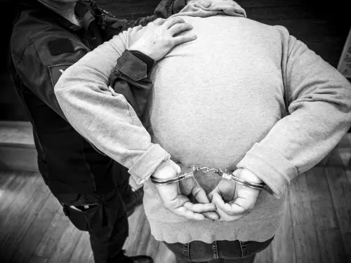 Guidonia, spaccio in auto con donna e bimba: arrestato 25enne